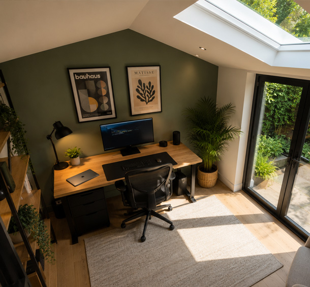 Garden office with desk and full-height glazing, Leighton Buzzard